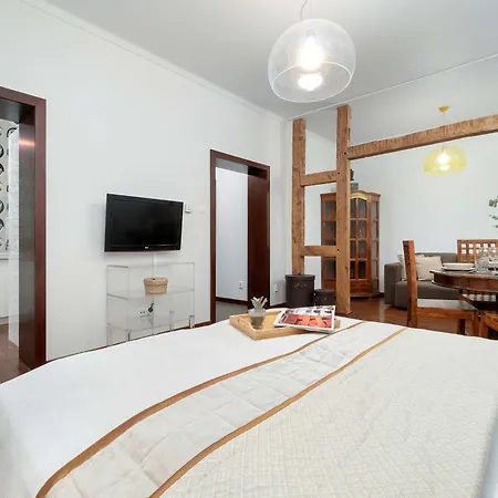 Tasteful Near The Center In By Renters Apartment *