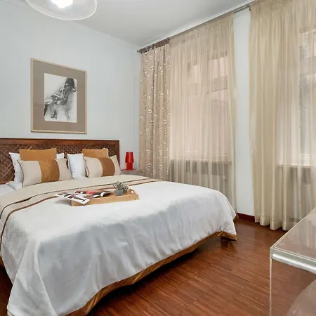 Apartment Tasteful Near The Center In By Renters *