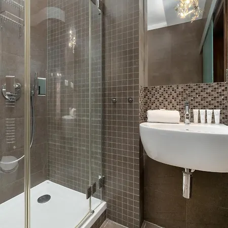 Apartment Tasteful Near The Center In By Renters *