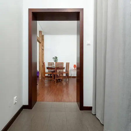 Tasteful Near The Center In By Renters