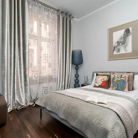 Apartment Tasteful Near The Center In By Renters *